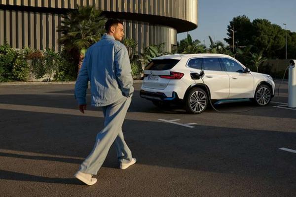 BMW iX1 | image 3